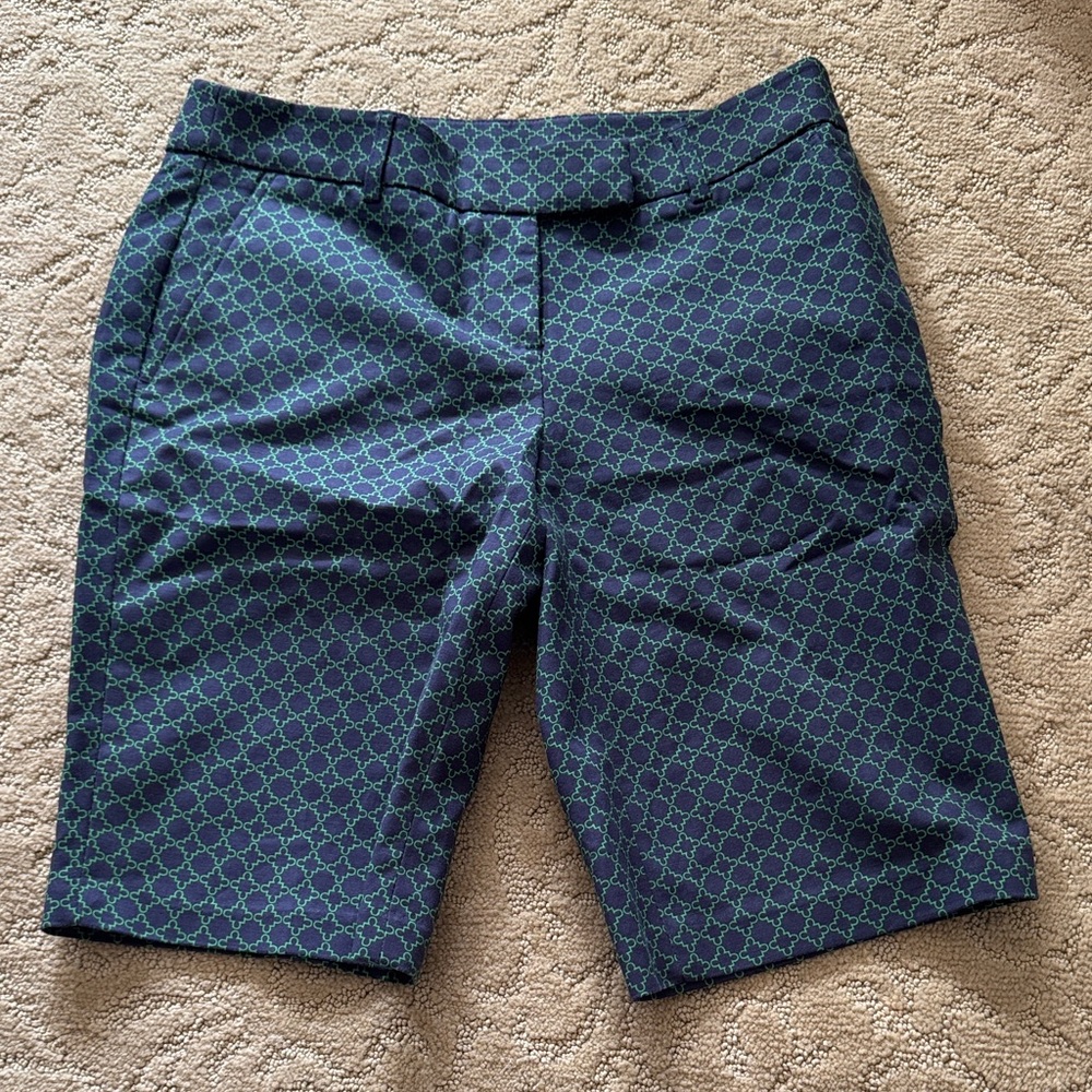 Kenar Women's Navy and Green Patterned Shorts
